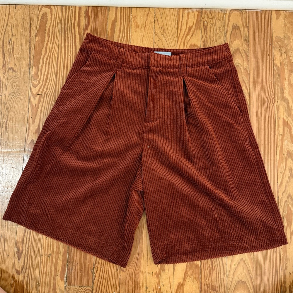 Future Collective Women’s NWOT Corduroy Shorts Sz 4 - Rust